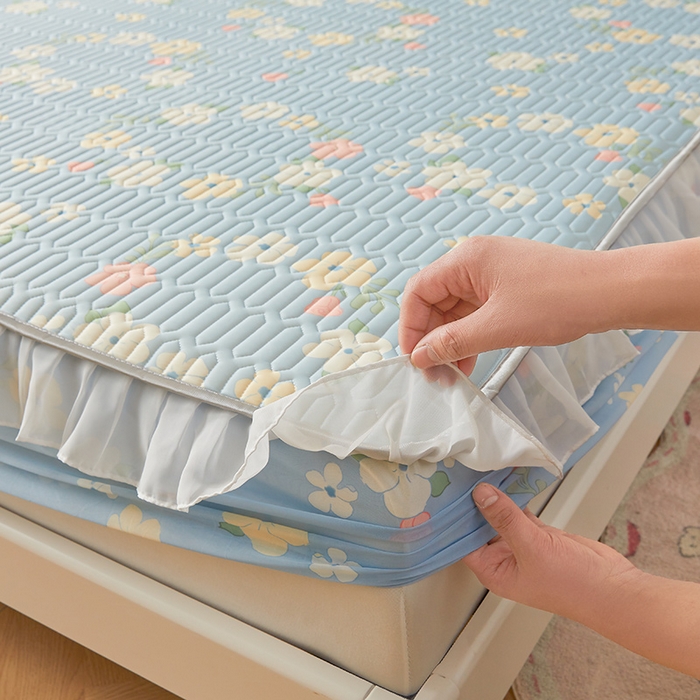 91家纺网 家纺一手货源 找家纺 伊人坊 2025新款A类凉感丝乳胶床笠凉席三件套-花边款 花边-花花世界