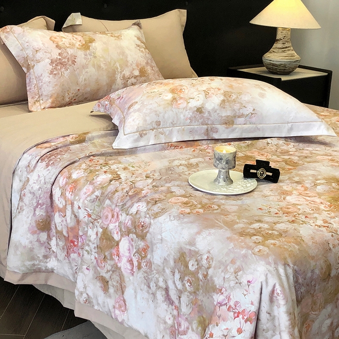 91家纺网 家纺一手货源 找家纺 立奥被业 2025新款雪纺纱夏被超柔数码印花夏被雪纺夏凉被 爱丽丝-米灰