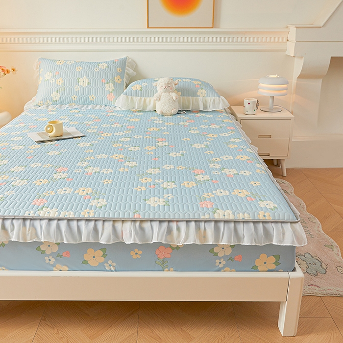 91家纺网 家纺一手货源 找家纺 伊人坊 2025新款A类凉感丝乳胶床笠凉席三件套-花边款 花边-花花世界