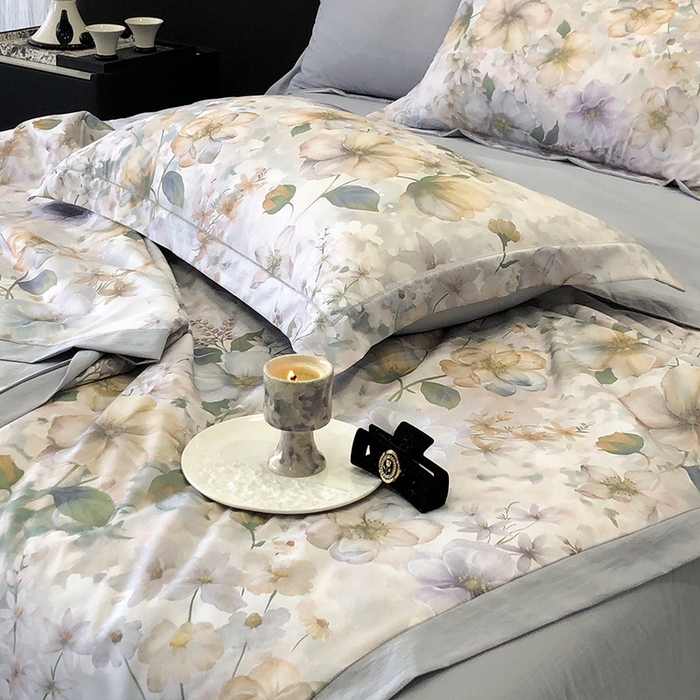 91家纺网 家纺一手货源 找家纺 立奥被业 2025新款雪纺纱夏被超柔数码印花夏被雪纺夏凉被 海棠-浅灰