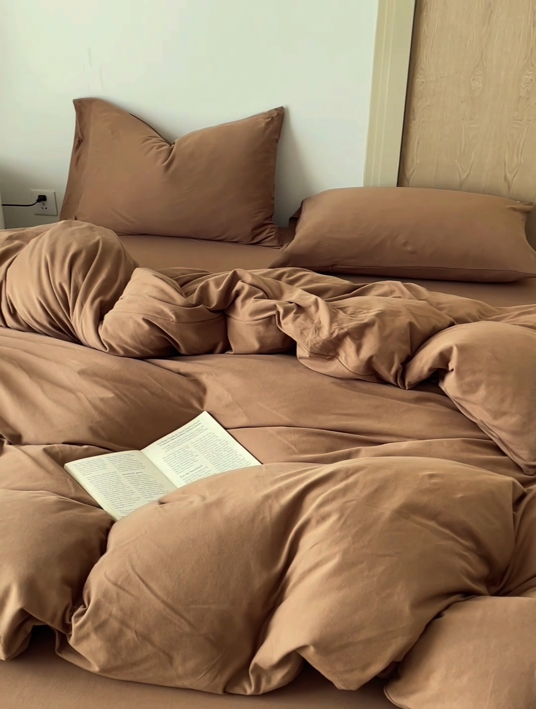 91家纺网 家纺一手货源 找家纺 梦可莱家居 2025春夏新品全棉针织棉纯色系列 栗子棕