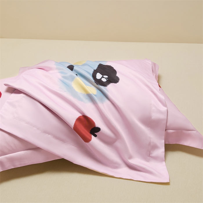 91家纺网 家纺一手货源 找家纺 笙意家纺 2025新款水洗真丝数码印花卡通枕套 考拉