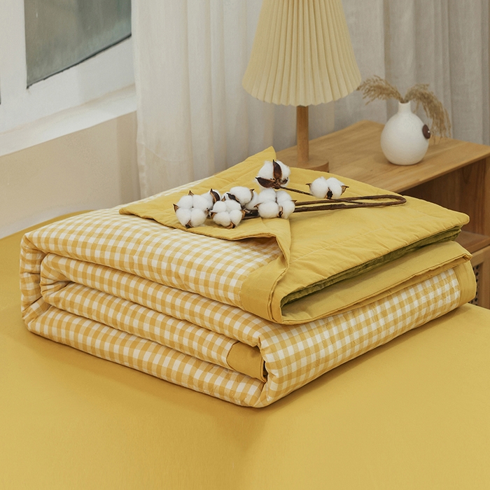 91家纺网 家纺一手货源 找家纺 柠萌家居 2025新款全棉色织水洗棉棉花夏被四件套里外全棉 夏凉被被子被芯 黄小格