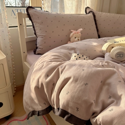 91家纺网 家纺一手货源 找家纺 （总）盼季家纺 2025新款A类法式小清新皱皱纱花边蕾丝水洗棉床上四件套宿舍床笠三件套