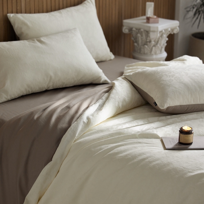 91家纺网 家纺一手货源 找家纺 安莱生活 2025全棉浮雕提花四件套-科林斯系列 科林斯-云霜白