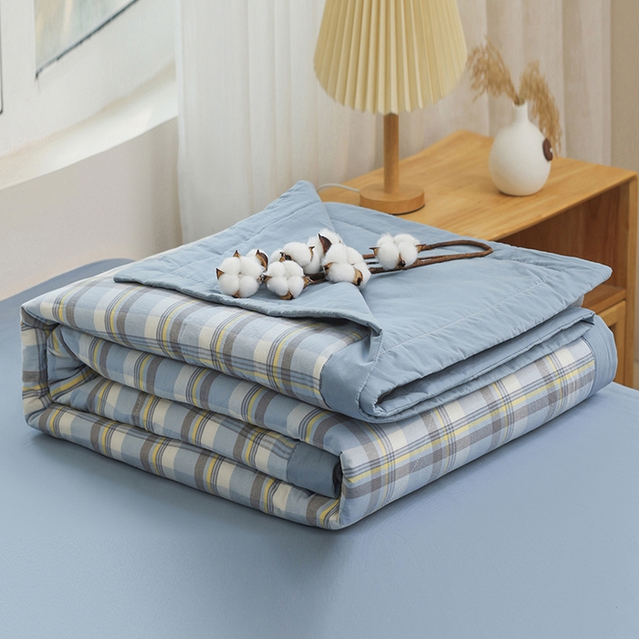 91家纺网 家纺一手货源 找家纺 柠萌家居 2025新款全棉色织水洗棉棉花夏被四件套里外全棉 夏凉被被子被芯 简兮蓝