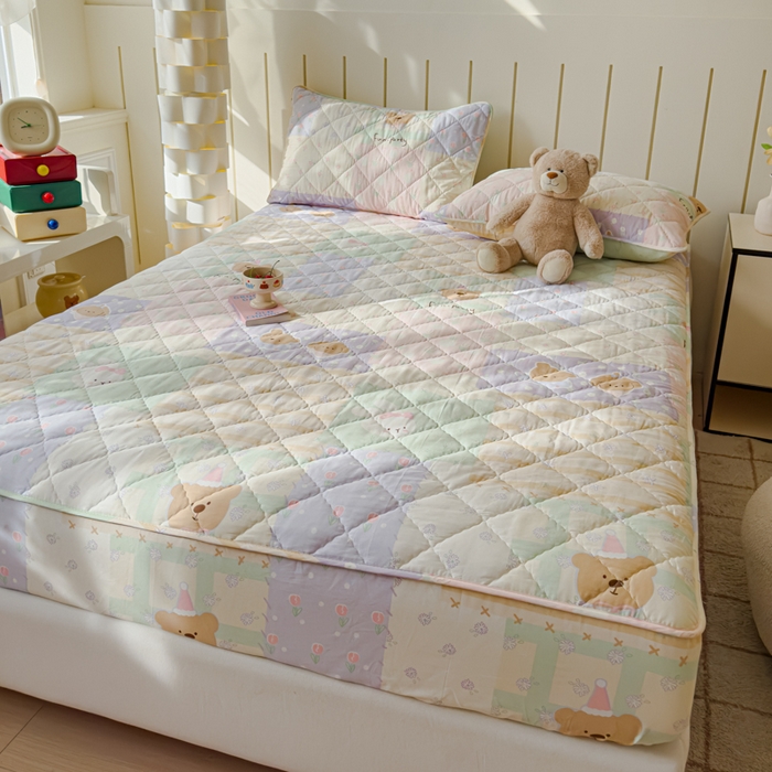 91家纺网 家纺一手货源 找家纺 U品汇 2025新款A类全棉夹棉防水床笠床罩单件隔尿透气床垫加厚防尘可水洗保护套 童话时光