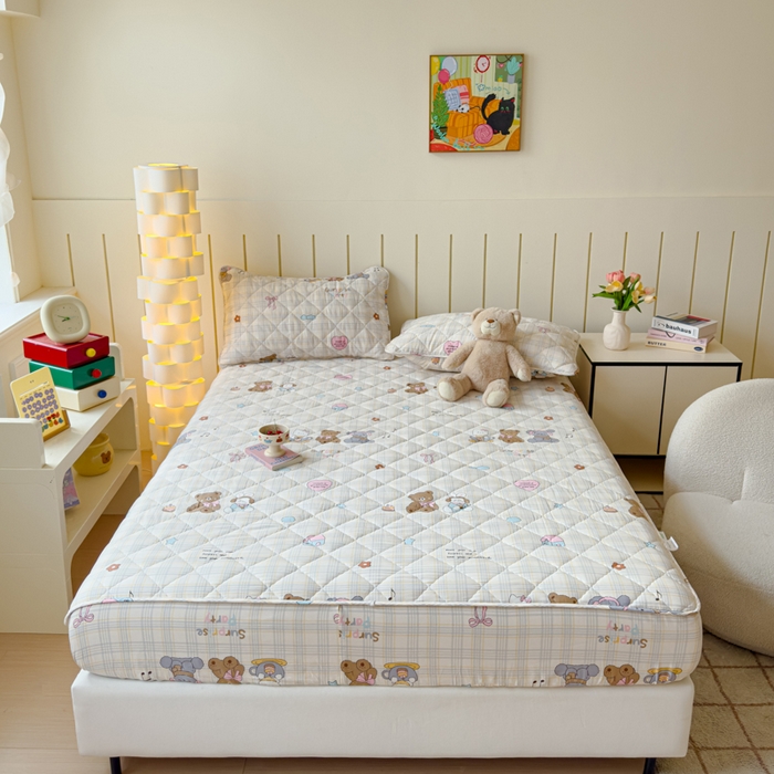 91家纺网 家纺一手货源 找家纺 U品汇 2025新款A类全棉夹棉防水床笠床罩单件隔尿透气床垫加厚防尘可水洗保护套 童谣