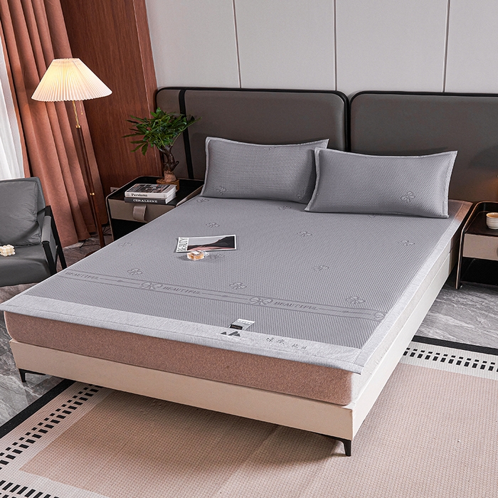 91家纺网 家纺一手货源 找家纺 青雅席业 2025年新款7A抗菌母婴级纯乙纶PE刺绣凉感丝豆豆席 蝴蝶结-灰