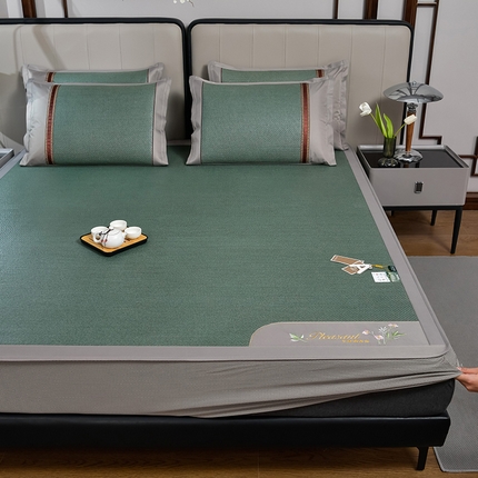 91家纺网 家纺一手货源 找家纺 小牛席业 2025新款加厚款-艾草清新养生席（床笠款））凉席藤席冰藤席竹席空调席草席冰丝席豆豆席乳胶席三件套 加厚款-艾草清香养生（床笠款）-墨绿