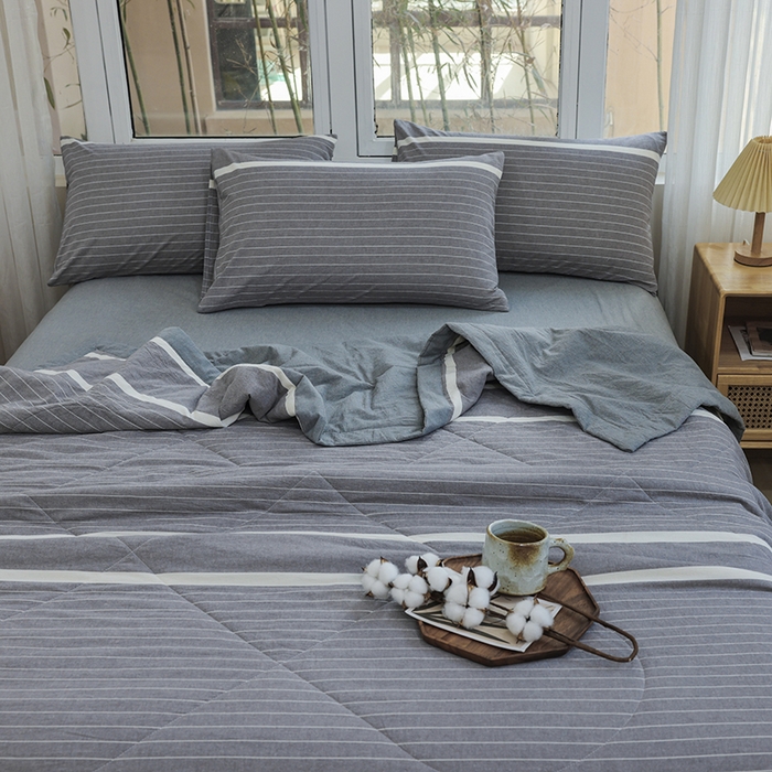 91家纺网 家纺一手货源 找家纺 柠萌家居 2025新款全棉色织水洗棉棉花夏被四件套里外全棉 夏凉被被子被芯 宽双线冷灰