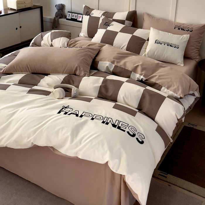 91家纺网 家纺一手货源 找家纺 （总）娜娜 2025新款全棉拼接条纹绣花四件套 