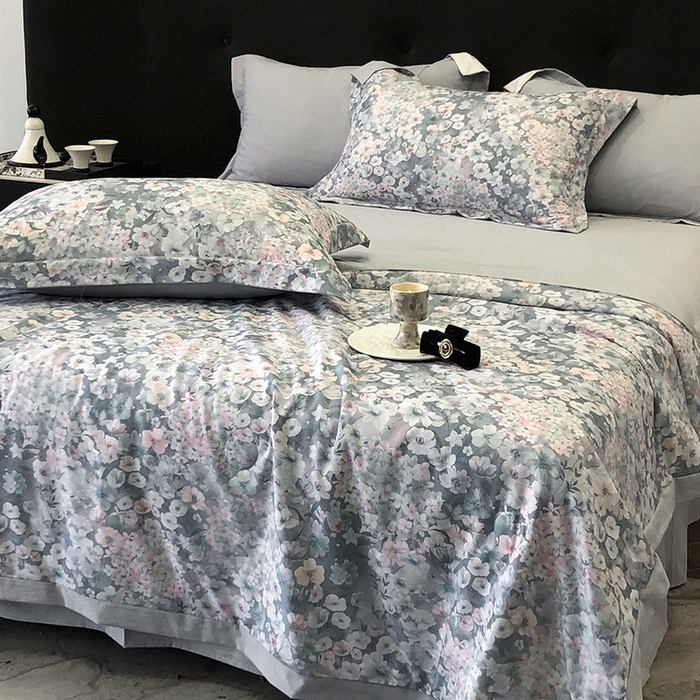 91家纺网 家纺一手货源 找家纺 立奥被业 2025新款雪纺纱夏被超柔数码印花夏被雪纺夏凉被 春芽萌动-浅灰