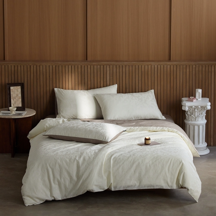 91家纺网 家纺一手货源 找家纺 安莱生活 2025全棉浮雕提花四件套-科林斯系列 科林斯-云霜白