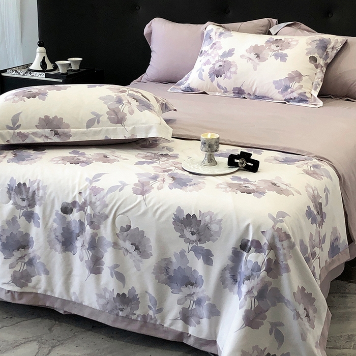 91家纺网 家纺一手货源 找家纺 立奥被业 2025新款雪纺纱夏被超柔数码印花夏被雪纺夏凉被 春风里-灰紫