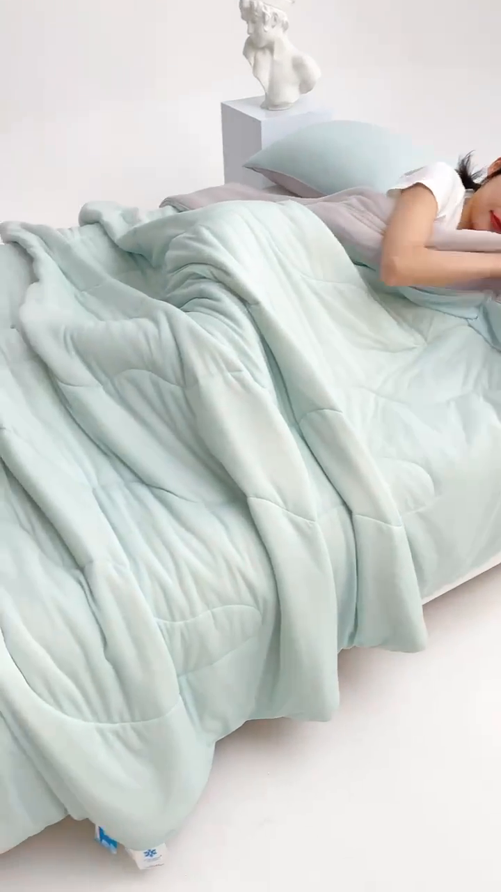 91家纺网 家纺一手货源 找家纺 米米儿家纺 2025新款跨境电商凉感丝夏被西瓜空调被 冰川蓝灰