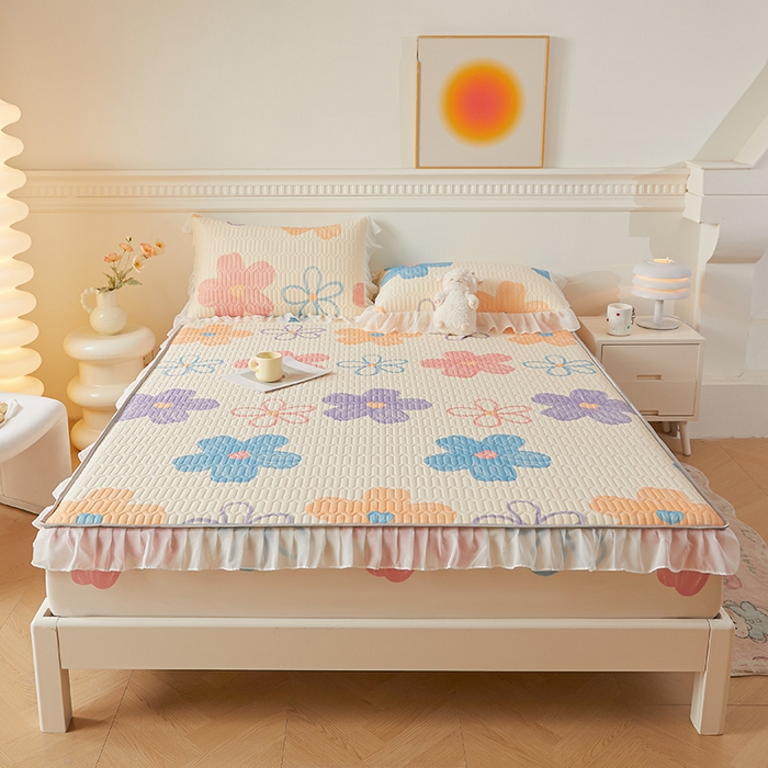 91家纺网 家纺一手货源 找家纺 伊人坊 2025新款A类凉感丝乳胶床笠凉席三件套-花边款 花边-缤纷花季