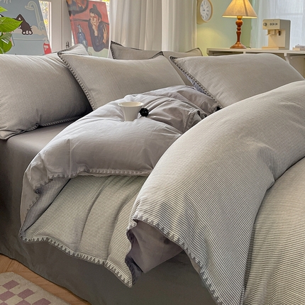 91家纺网 家纺一手货源 找家纺 莱茵家居 2025春夏新款A类贝壳边刺绣双层纱全棉四件套 贝壳边 森镜-优雅灰