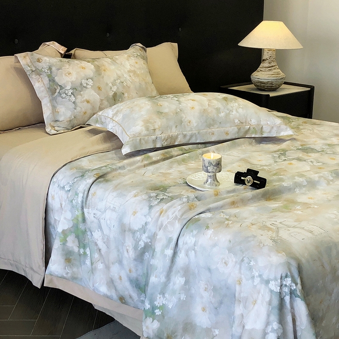 91家纺网 家纺一手货源 找家纺 立奥被业 2025新款雪纺纱夏被超柔数码印花夏被雪纺夏凉被 复古花海-米灰