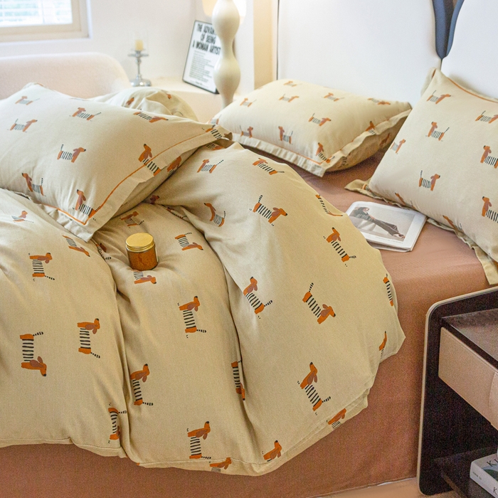 91家纺网 家纺一手货源 找家纺 棉乐町家居 2025新款全棉小清新人字纹四件套 腊肠小狗