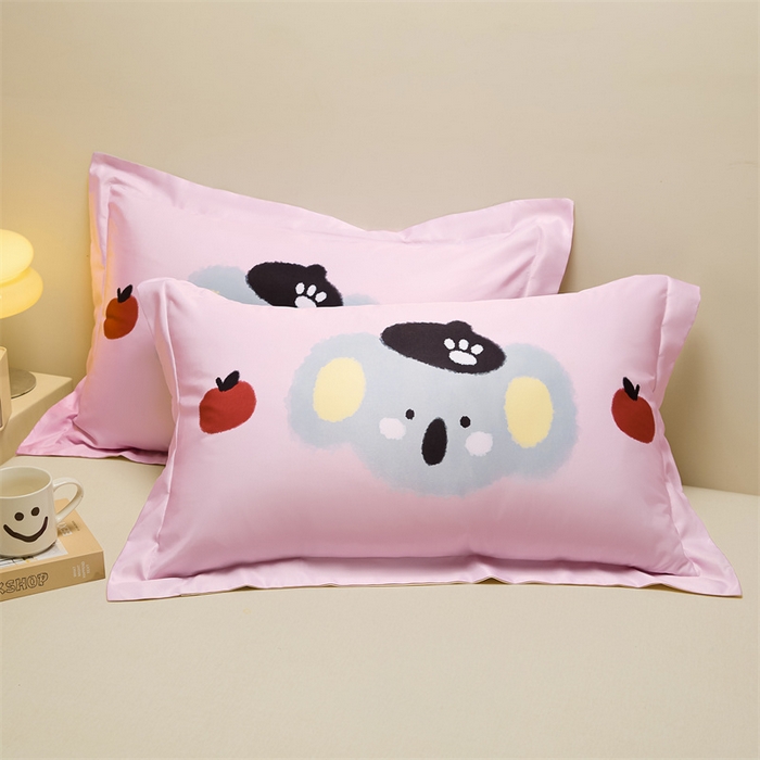 91家纺网 家纺一手货源 找家纺 笙意家纺 2025新款水洗真丝数码印花卡通枕套 考拉
