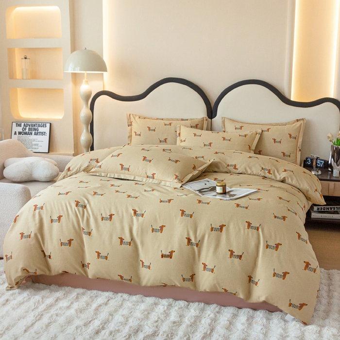 91家纺网 家纺一手货源 找家纺 首爱家纺 2025新款全棉四件套小清新人字纹四件套纯棉四件套 腊肠小狗