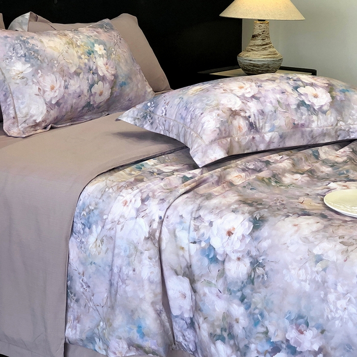 91家纺网 家纺一手货源 找家纺 立奥被业 2025新款雪纺纱夏被超柔数码印花夏被雪纺夏凉被 甜心小姐-灰紫