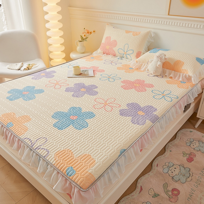 91家纺网 家纺一手货源 找家纺 伊人坊 2025新款A类凉感丝乳胶床笠凉席三件套-花边款 花边-缤纷花季