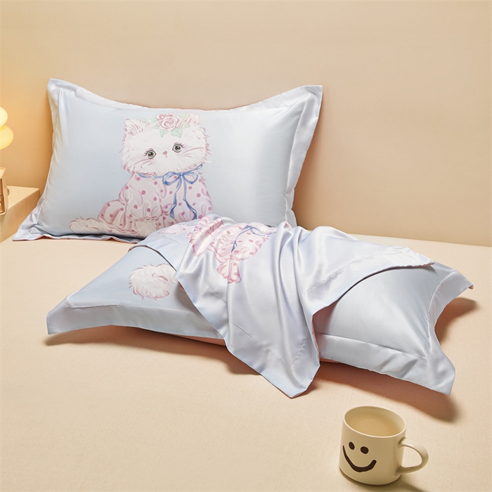 91家纺网 家纺一手货源 找家纺 笙意家纺 2025新款水洗真丝数码印花卡通枕套 可爱猫