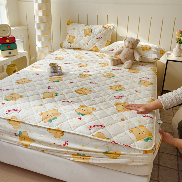 91家纺网 家纺一手货源 找家纺 U品汇 2025新款A类全棉夹棉防水床笠床罩单件隔尿透气床垫加厚防尘可水洗保护套 瑞迪熊