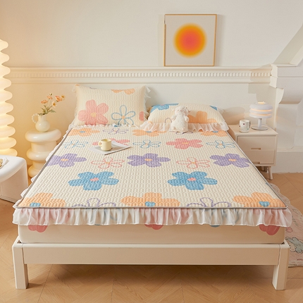 91家纺网 家纺一手货源 找家纺 （总）伊人坊 2025新款A类凉感丝乳胶床笠凉席三件套-花边款