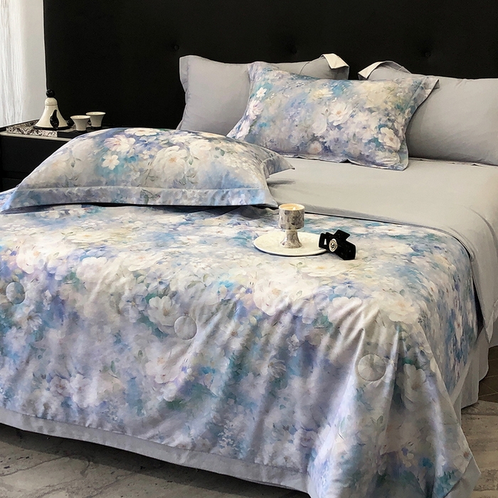 91家纺网 家纺一手货源 找家纺 立奥被业 2025新款雪纺纱夏被超柔数码印花夏被雪纺夏凉被 甜心小姐-浅灰