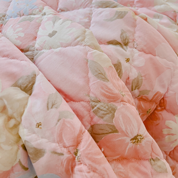 91家纺网 家纺一手货源 找家纺 U品汇 2025新品A类全棉夹棉床盖纯棉100%棉绗缝三件套炕垫褥子13372 G晚色芳莲粉