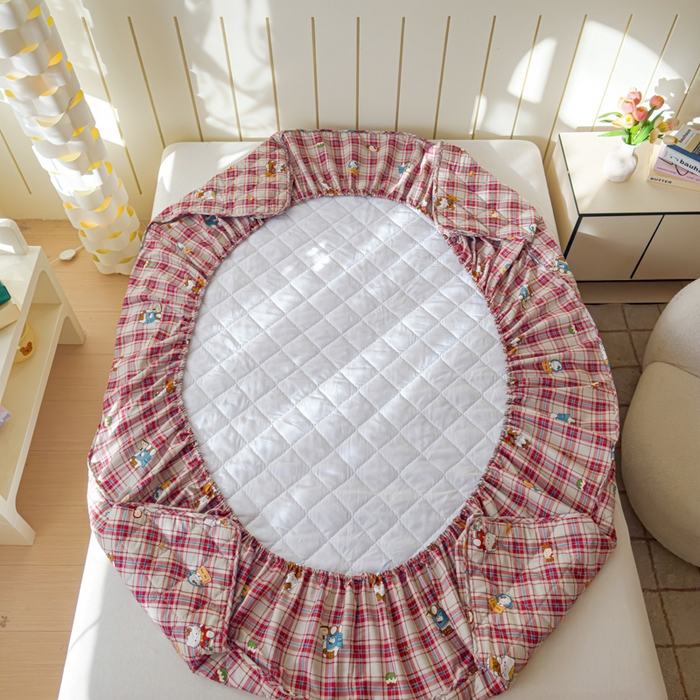 91家纺网 家纺一手货源 找家纺 U品汇 2025新款A类全棉夹棉防水床笠床罩单件隔尿透气床垫加厚防尘可水洗保护套 猫咪酱-红