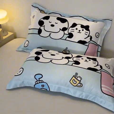 91家纺网 家纺一手货源 找家纺 笙意家纺 2025新款水洗真丝数码印花卡通枕套 萌宠猫狗