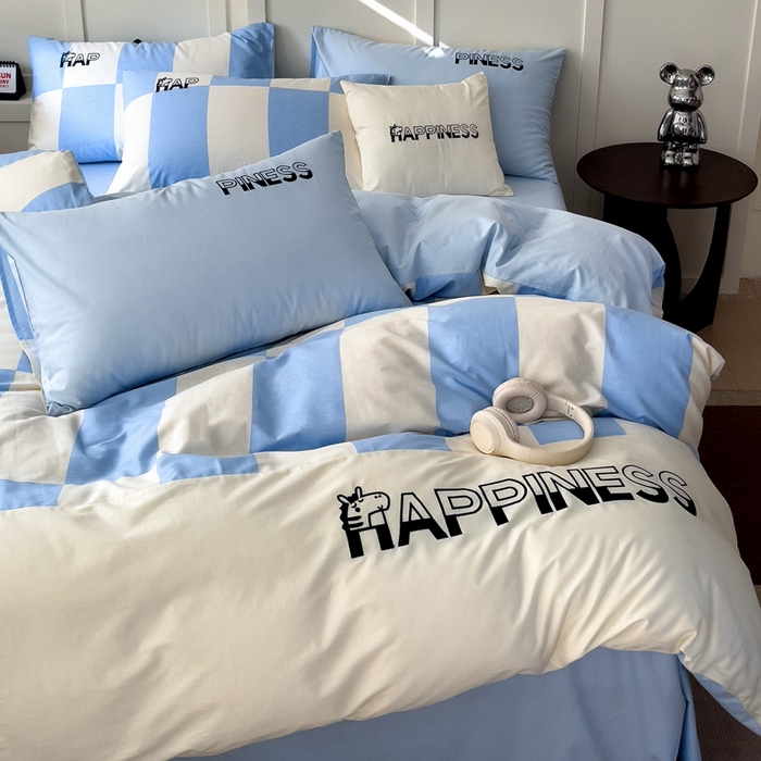 91家纺网 家纺一手货源 找家纺 娜娜 2025新款全棉拼接条纹绣花四件套  马克-格子蓝