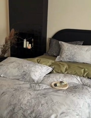 91家纺网 家纺一手货源 找家纺 鹿班家居 2025年春夏款100S长绒棉数码印花系列四件套—挪威森林 挪威森林-浅绿