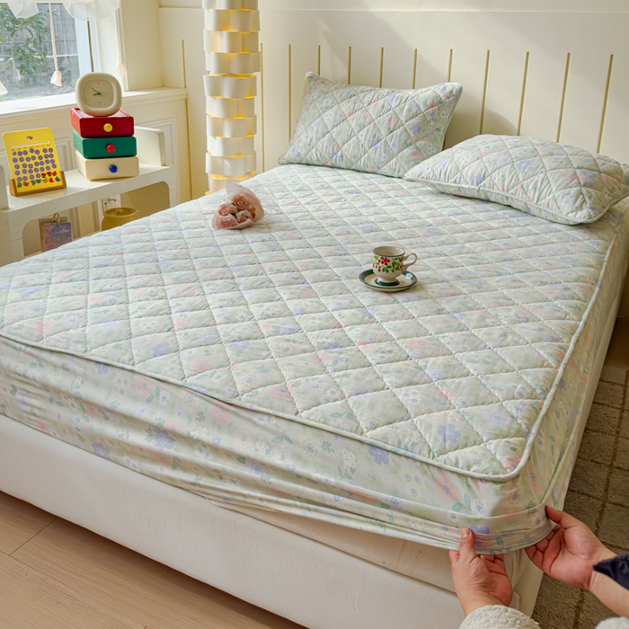 91家纺网 家纺一手货源 找家纺 U品汇 2025新款A类全棉夹棉防水床笠床罩单件隔尿透气床垫加厚防尘可水洗保护套 向云端绿