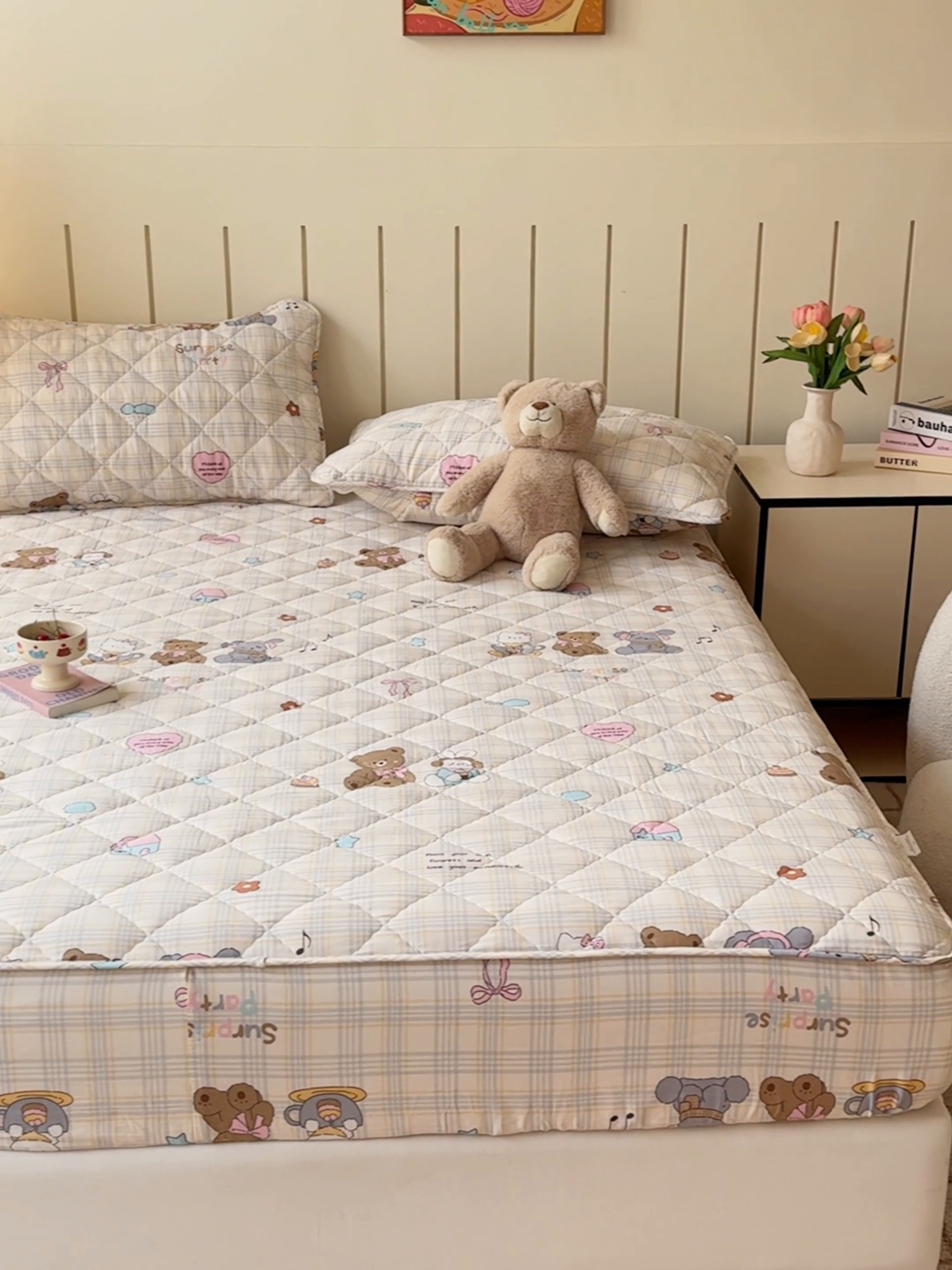 91家纺网 家纺一手货源 找家纺 U品汇 2025新款A类全棉夹棉防水床笠床罩单件隔尿透气床垫加厚防尘可水洗保护套 童谣