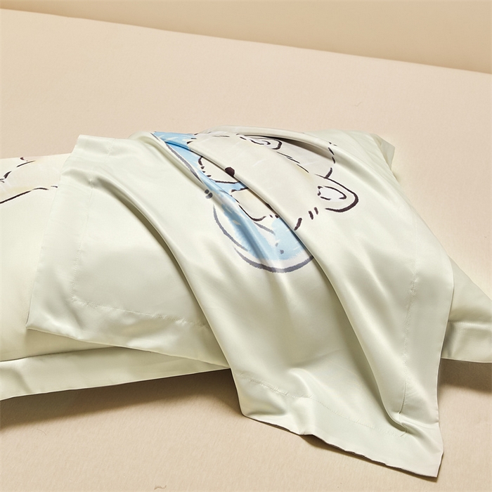 91家纺网 家纺一手货源 找家纺 笙意家纺 2025新款水洗真丝数码印花卡通枕套 萌猫