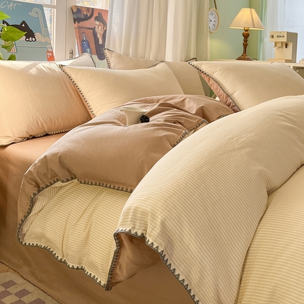 91家纺网 家纺一手货源 找家纺 莱茵家居 2025春夏新款A类贝壳边刺绣双层纱全棉四件套 贝壳边 森镜-奶咖