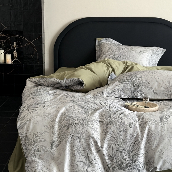 91家纺网 家纺一手货源 找家纺 鹿班家居 2025年春夏款100S长绒棉数码印花系列四件套—挪威森林 挪威森林-浅绿