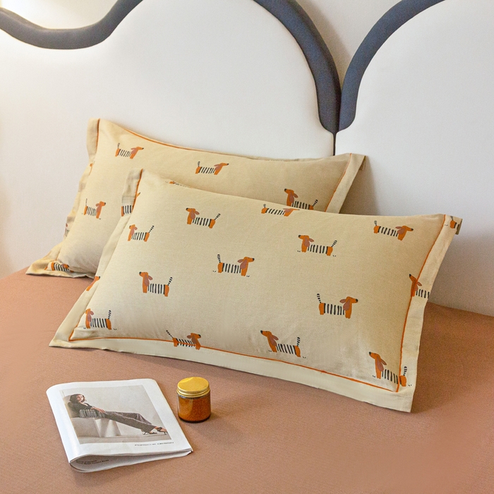 91家纺网 家纺一手货源 找家纺 首爱家纺 2025新款全棉四件套小清新人字纹四件套纯棉四件套 腊肠小狗