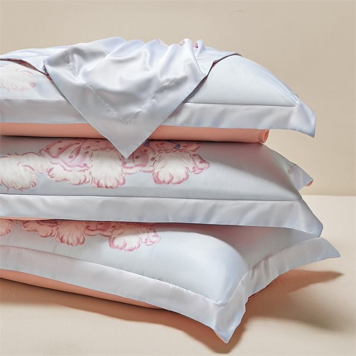 91家纺网 家纺一手货源 找家纺 笙意家纺 2025新款水洗真丝数码印花卡通枕套 可爱猫