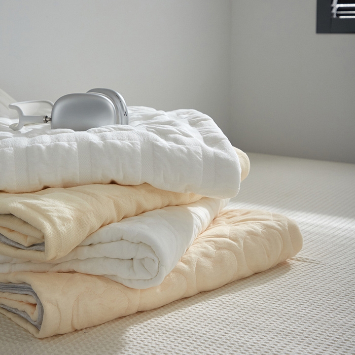 91家纺网 家纺一手货源 找家纺 （总）良品汇馆 日式无印全棉贴身亲肤吸汗透气泡芙夏被提花泡芙夏凉被空调被A类