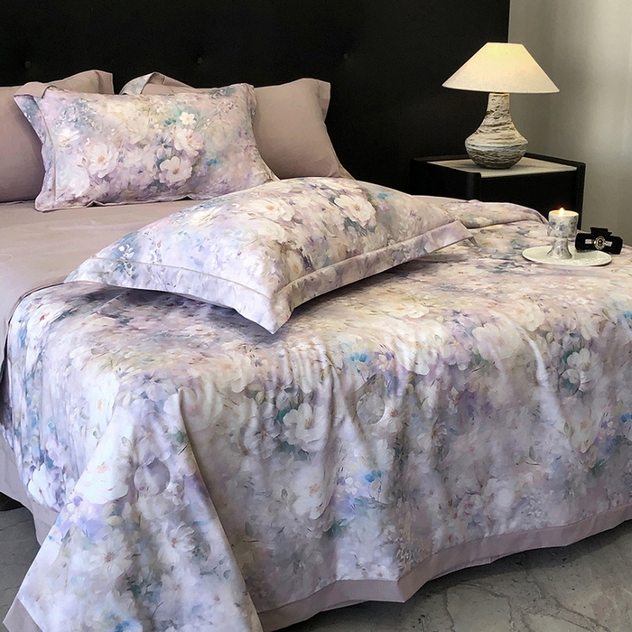 91家纺网 家纺一手货源 找家纺 立奥被业 2025新款雪纺纱夏被超柔数码印花夏被雪纺夏凉被 甜心小姐-灰紫