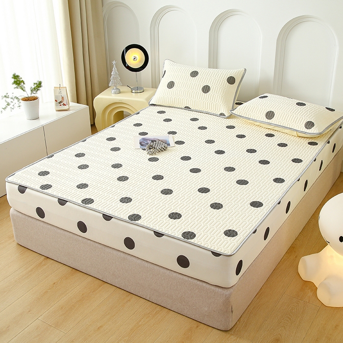 91家纺网 家纺一手货源 找家纺 伊人坊 2025新款A类凉感丝乳胶床笠凉席三件套 黑色波点