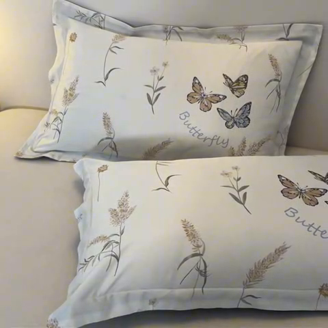 91家纺网 家纺一手货源 找家纺 笙意家纺 2025新款水洗真丝数码印花卡通枕套 恋蝶