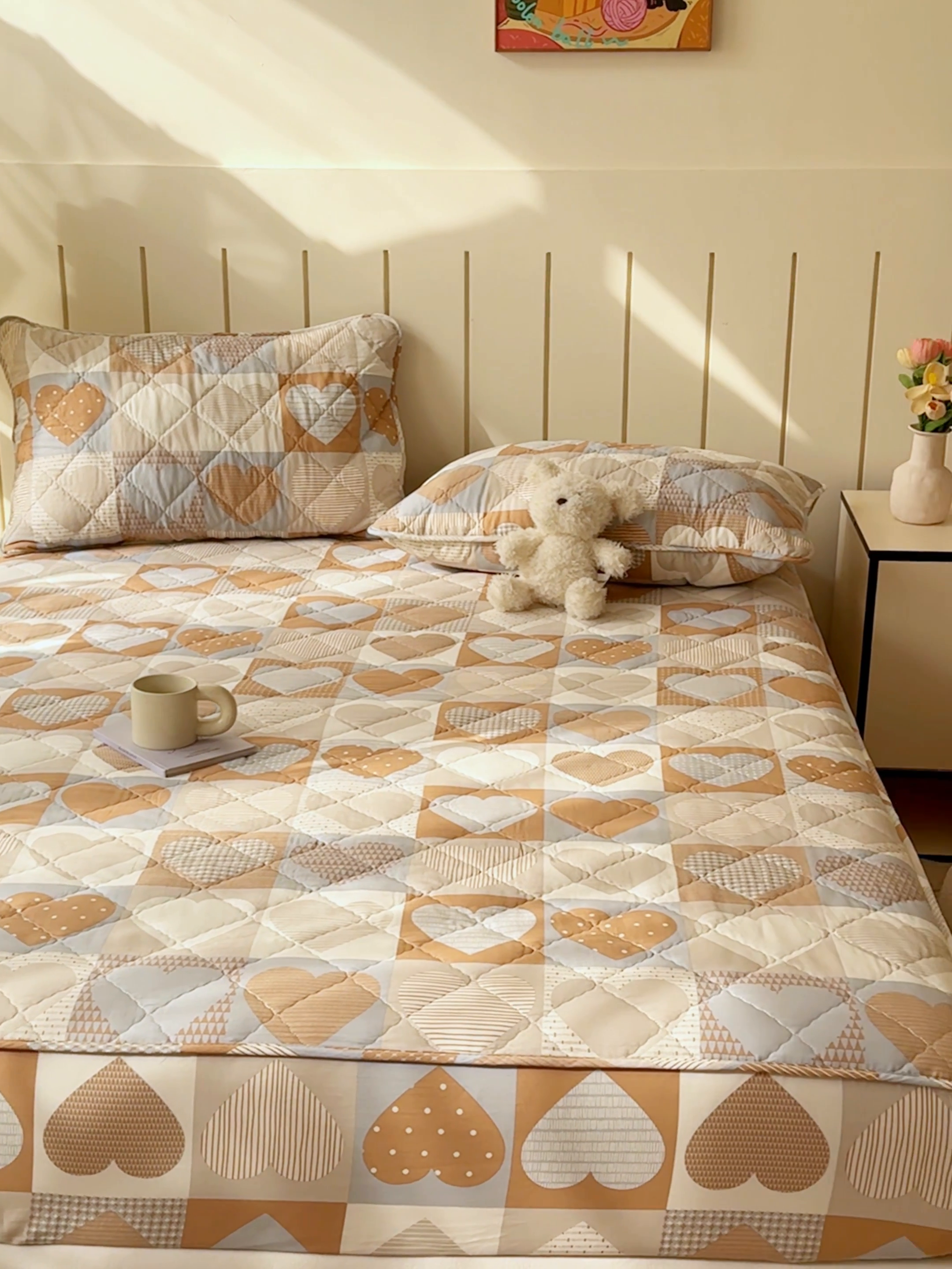 91家纺网 家纺一手货源 找家纺 U品汇 2025新款A类全棉夹棉防水床笠床罩单件隔尿透气床垫加厚防尘可水洗保护套 开心日记