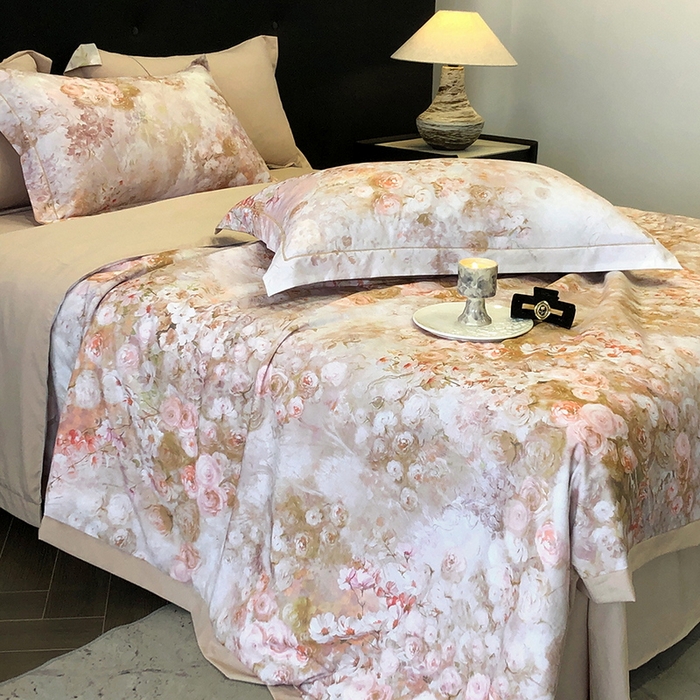 91家纺网 家纺一手货源 找家纺 立奥被业 2025新款雪纺纱夏被超柔数码印花夏被雪纺夏凉被 爱丽丝-米灰